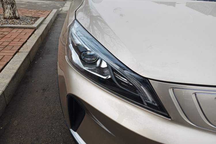 Used Geely Auto Emgrand GSe 2018 Zunshang Model Right Front Headlight