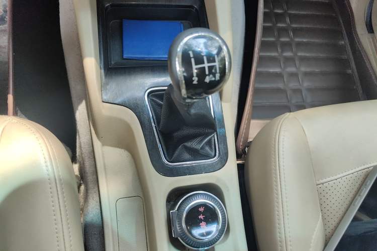 Used Wuling Hongguang 2016 1.5L S1 Deluxe Model China V-standard