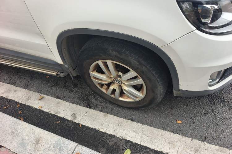 Used Volkswagen Tiguan 2015 1.8TSI Automatic Two-Wheel Drive Trend Edition Right Front Wheel Hub