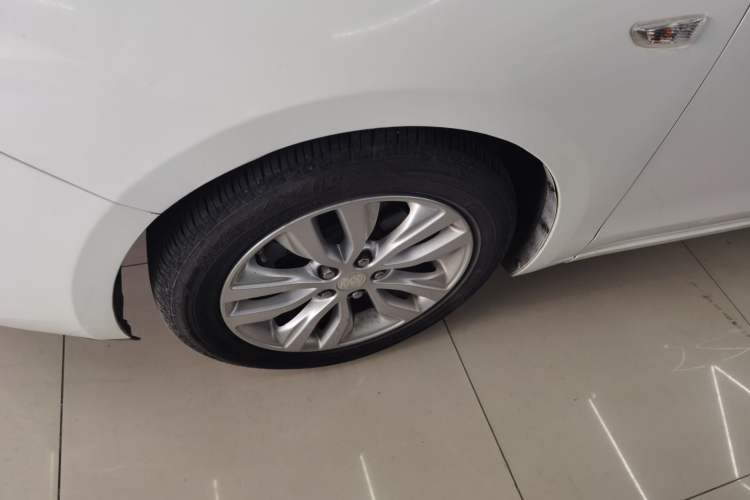 Used Buick GT 2021 Revised Version Flagship 1.5L Automatic Elite Edition Left Front Wheel Hub