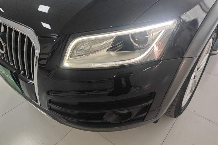 Used Audi Q5 2018 Collector's Edition 40 TFSI Technology Model
