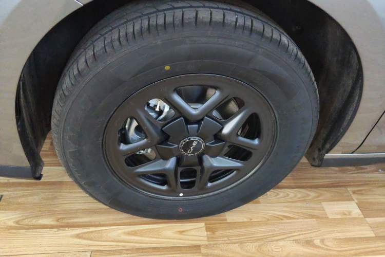 Used BYD Seal 05 DM-i 2026 DM-i 128KM Luxury Edition Left Front Wheel Hub