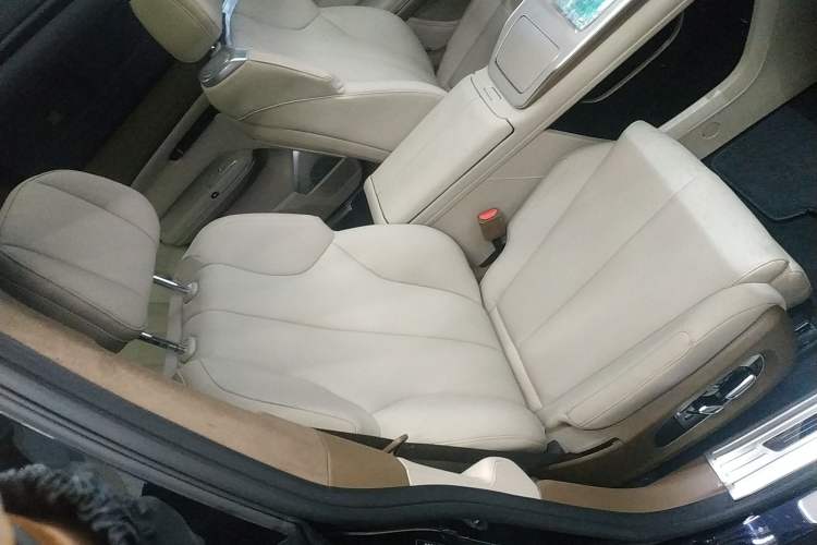 Used Hyptec HT 2023 670 Rear-Drive Ultra-High-Voltage NDA Version Right Front Seat