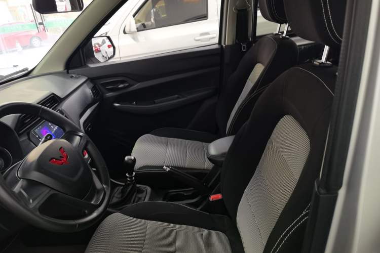 Used Wuling Hongguang 2021 1.5L Revised S Base Version with Electric Power Steering LAR
