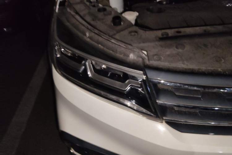 Used FORTHING Joyear X5 2017 Jingxiang Series 1.5T CVT Luxury Model Right Front Headlight