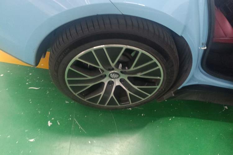 Used Porsche Taycan 2020 Taycan Right Rear Wheel Hub