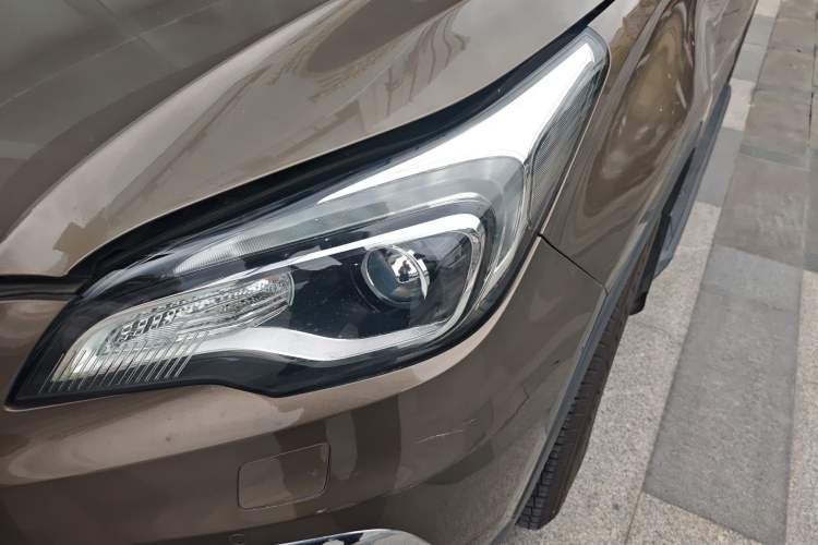 Used Buick Envision 2016 28T Four-Wheel Drive Luxury Model
