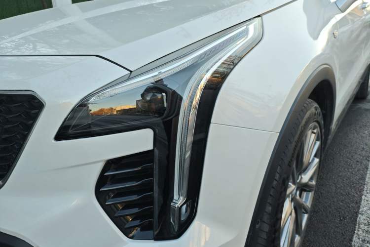 Used Cadillac XT4 2022 28T Four-Wheel Drive Platinum Edition