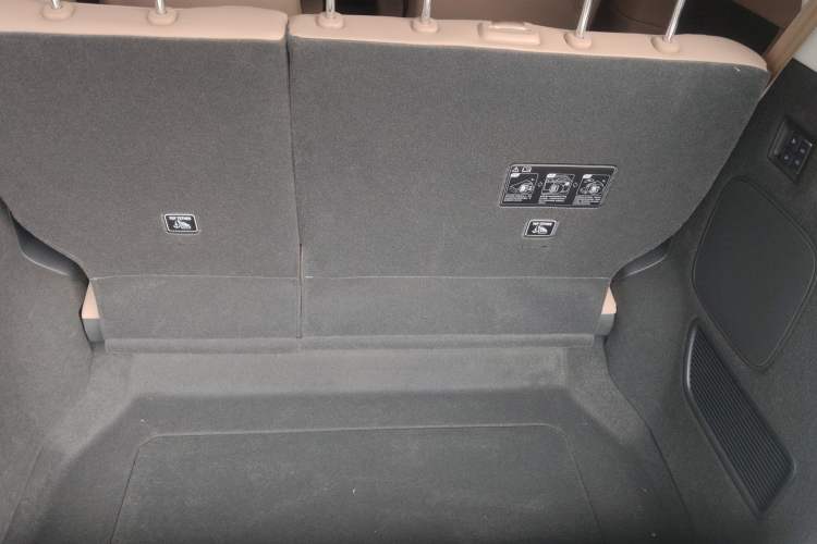 Used XPeng X9 2025 740 Ultra-Long Range Max Trunk