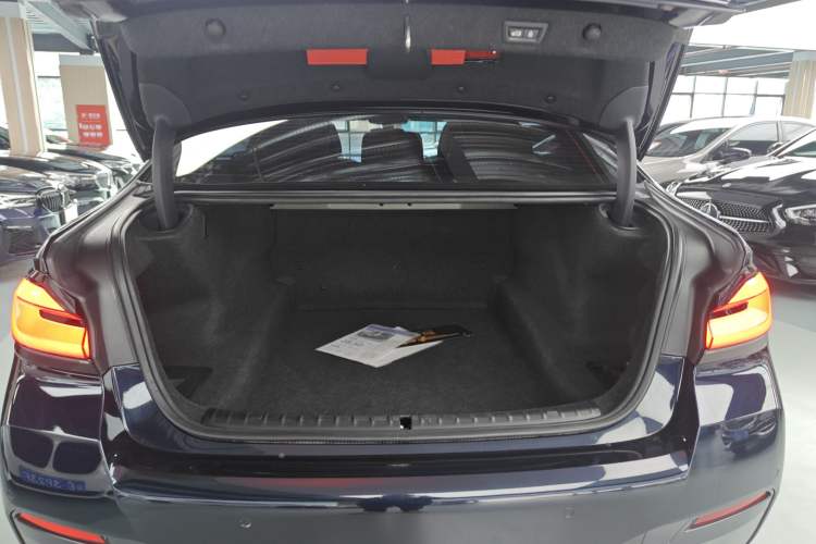 Used BMW 5 Series 2021 Restyled 530Li Luxury Edition M Sport Package
