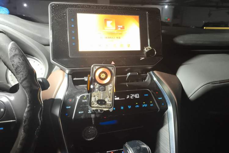 Used Toyota Harrier 2022 2.0L CVT Two-Wheel Drive Luxury Edition
