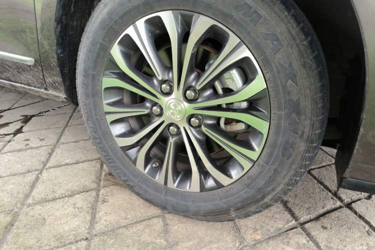 Used Buick GL8 2020 Land Business Class 652T Luxury Model Right Front Wheel Hub