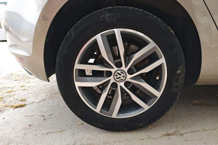 Used Volkswagen Golf 2017 230TSI Automatic Luxury Million-Vehicle Commemorative Edition Exterior 5