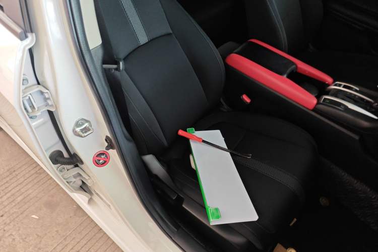 Used Honda Civic 2016 220TURBO CVT Luxury Edition Right Front Seat