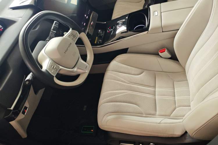 Used Honda P7 2025 Four-Wheel Drive Long-Range Max Driver Seat