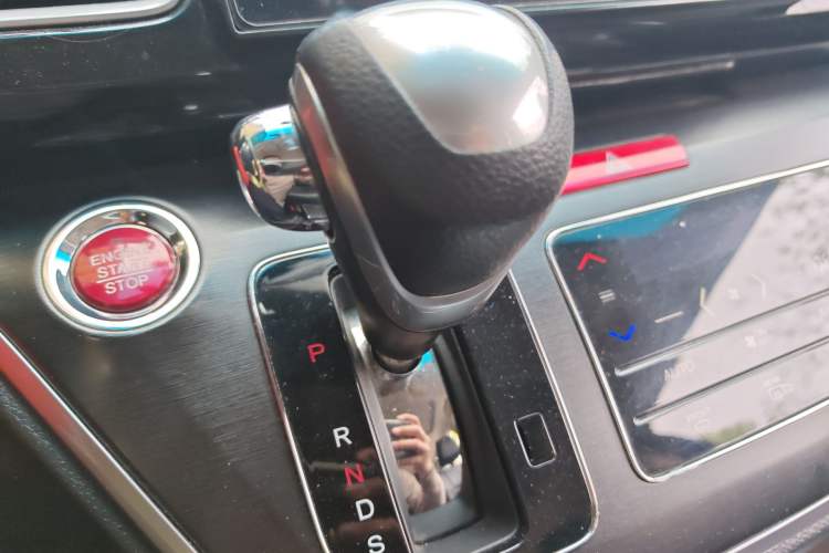 Used Honda Elysion 2016 2.4L Luxury Edition
