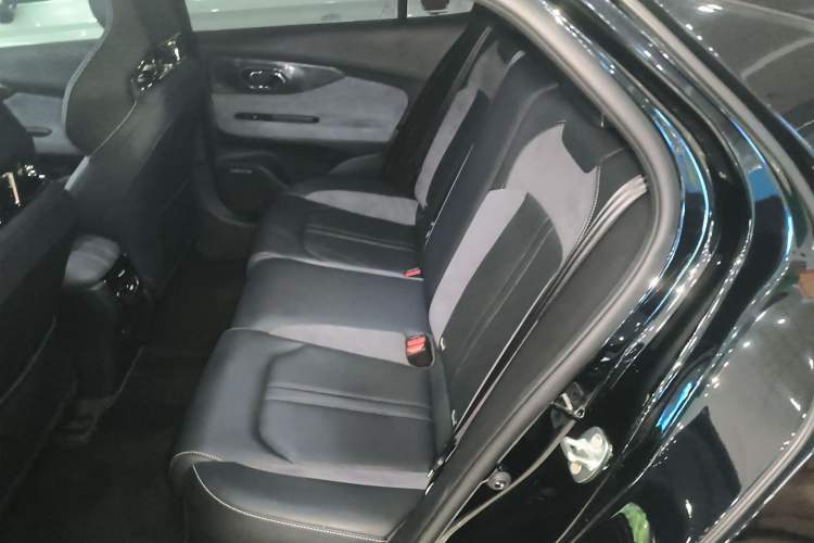 Used GAC Trumpchi EMPOW 2024 400T Automatic Yingbao R PRO Edition
