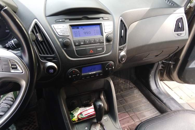 Used Hyundai ix35 2015 2.0L Automatic 2WD Smart Type China IV