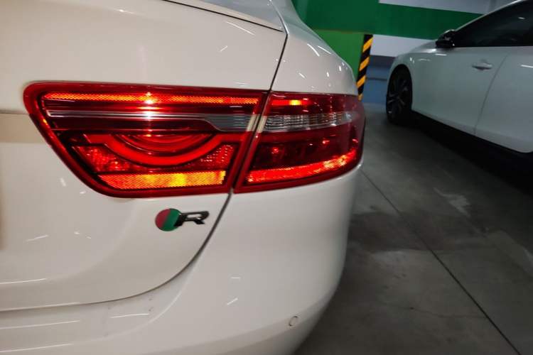 Used Jaguar XE 2015 2.0T 200 PS R-Sport