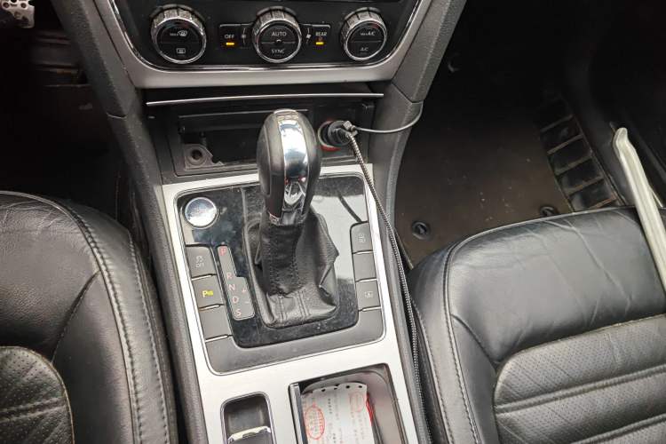 Used Volkswagen Passat 2014 1.8TSI DSG Prestige Edition Gear Lever