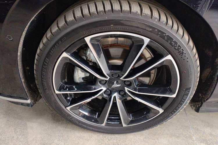 Used VOYAH PASSION 2024 PHEV Four-Wheel Drive Ultra-Long Range Flagship Model