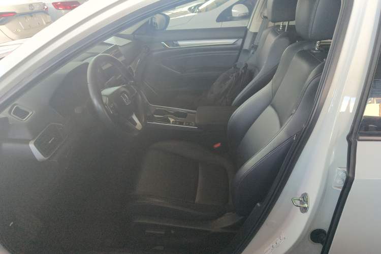 Used Honda Accord 2022 260TURBO Luxury Edition Left Front Seat