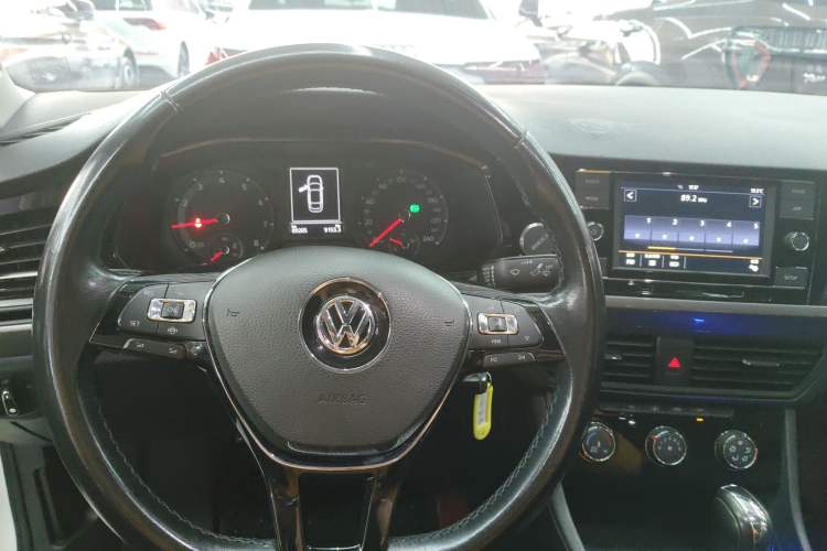 Used Volkswagen Bora 2020 1.5L Automatic Comfort Model Center Console