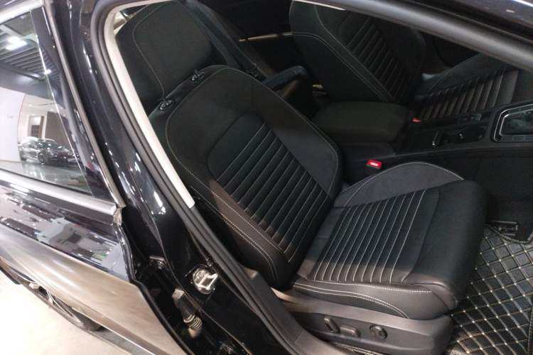 Used Volkswagen Magotan 2020 330TSI DSG Leading Model Right Front Seat