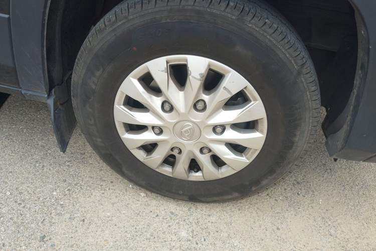 Used SAIC MAXUS Xintu V90 2024 ZhiJie 2.0T Automatic Front-Drive Long-Wheelbase High-Roof Model with Single Rear Tire 6/7 Seats