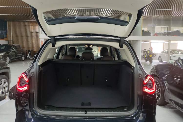 Used BMW X3 2023 xDrive25i M Sport Package Trunk