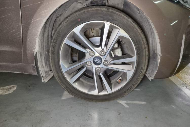 Used Hyundai Elantra (6th Generation / Lingdong) 2016 1.6L Automatic ZhiXuan – Elite Version Right Front Wheel Hub