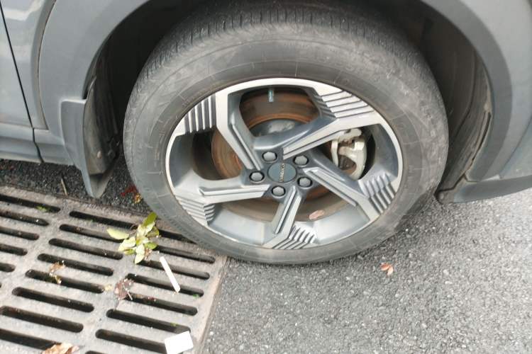 Used Lynk & Co 06 2020 1.5T JinPro model Right Front Wheel Hub