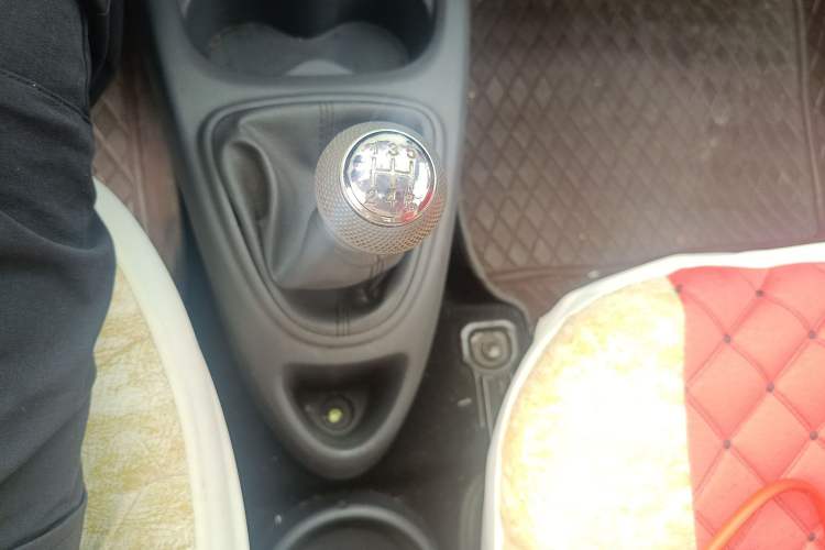 Used JAC Group Yueyue 2012 1.0L Comfort Version