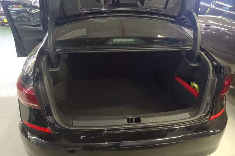 Used Volkswagen Passat 2022 330TSI Starry Elite Edition Trunk