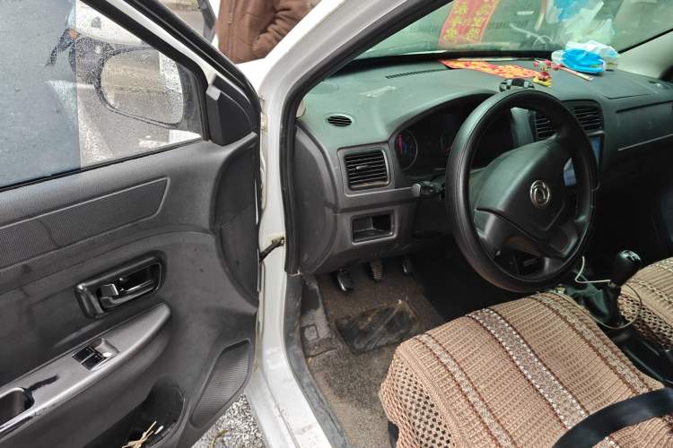 Used Dongfeng Fengon 330 2014 1.2L Manual Practical Version DK12-07
