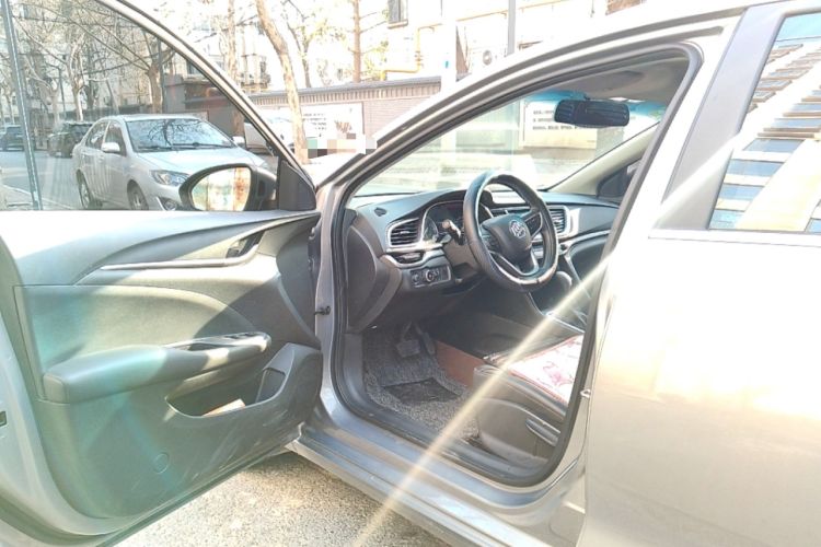 Used Buick Excelle GX 2018 18T Automatic Elite Model