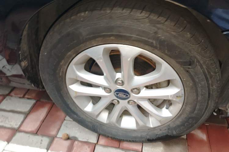 Used Ford Focus 2011 Sedan 1.8L Automatic Fashion Edition
