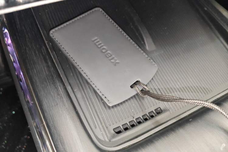 Used Xiaomi Auto SU7 2024 Four-Wheel-Drive Max Founder's Edition Interior 1