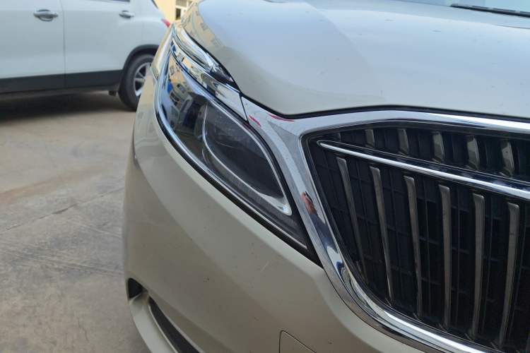 Used Buick GL8 2018 ES 28T Luxury Model China VI Standard Right Front Headlight