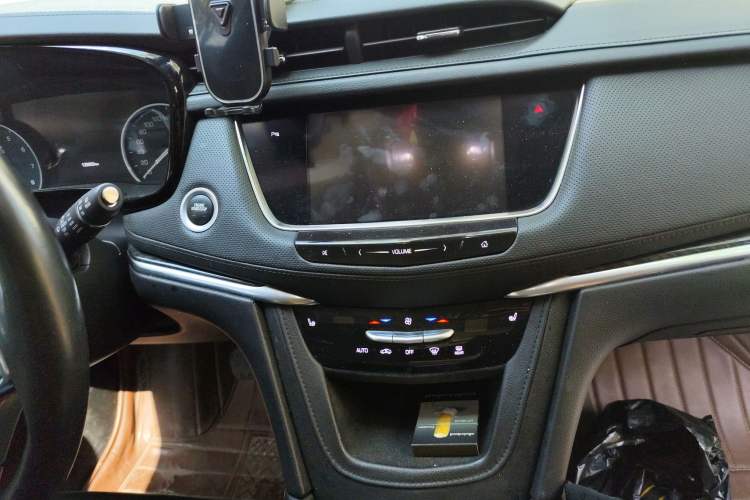Used Cadillac XT5 2018 25T Luxury Model
