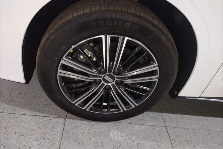 Used Geely Galaxy Stellar 6 2026 Model 125km Exploration+ Edition Left Front Wheel Hub