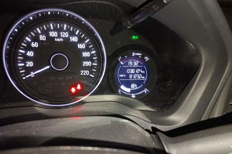 Used Honda Vezel 2020 1.5L CVT Pioneer Edition
