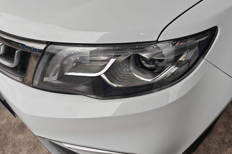 Used Geely Auto Emgrand X7 Sport 2018 1.8TD Automatic Two-Wheel Drive Smart Connect 4G Internet Edition