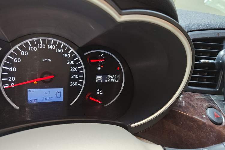 Used Nissan Quest 2015 3.5L SL
