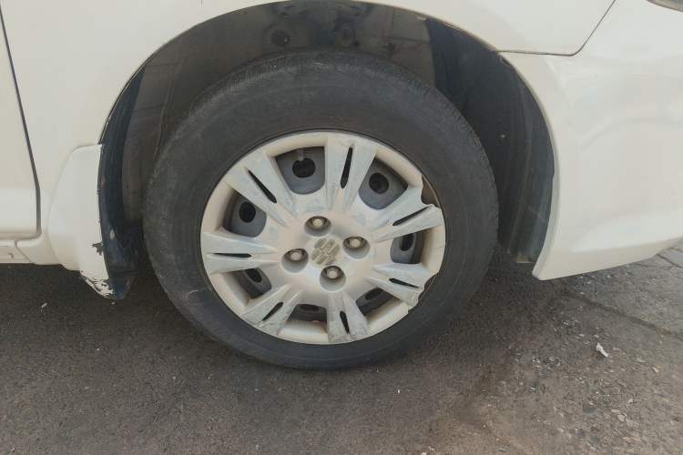 Used Everus S1 2011 1.3L Manual Comfort Edition Right Front Wheel Hub