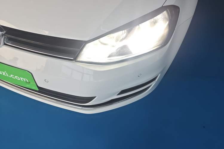 Used Volkswagen Golf 2017 1.6L Automatic Comfort Million-Vehicle Anniversary Edition