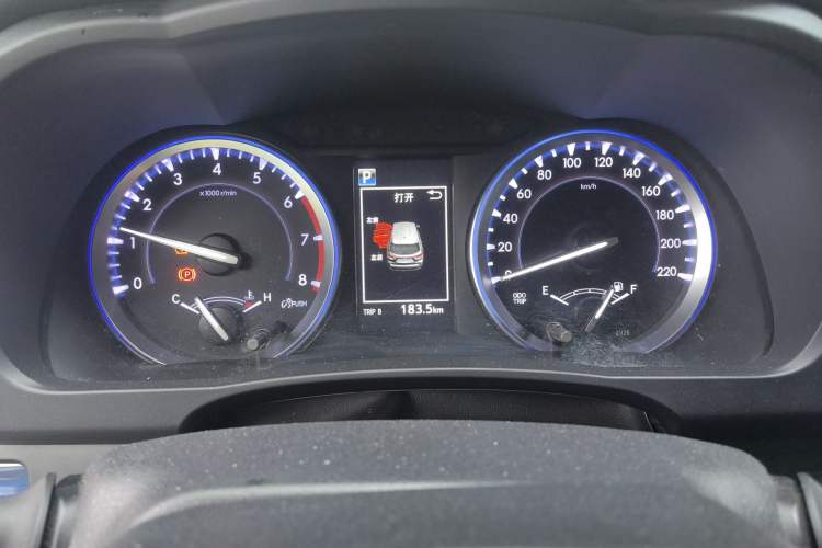 Used Toyota Highlander 2018 2.0T Four-Wheel Drive Prestige Version 7 Seats China V Emission Standard Instrument Cluster