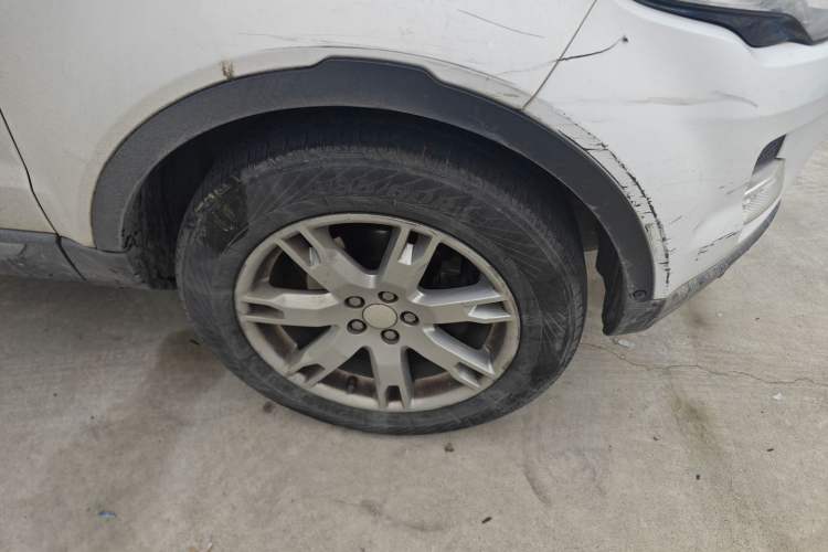 Used Land Rover Range Evoque 2013 2.0T 5-Door Yaozhen Edition Right Front Wheel Hub