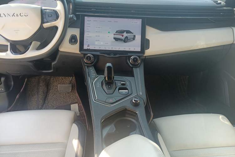 Used Lynk & Co 01 2023 1.5TD EM-F Dawn Audio And AC Panel
