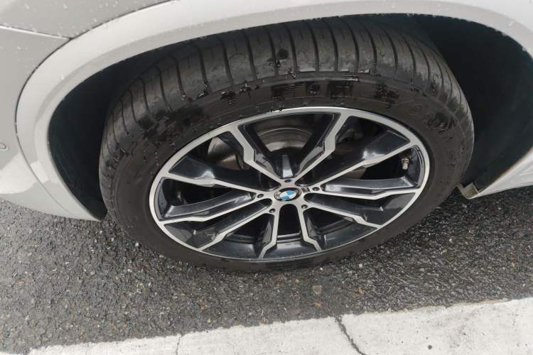 Used BMW X3 2023 xDrive30i Leading Model M Night Edition Package Left Front Wheel Hub